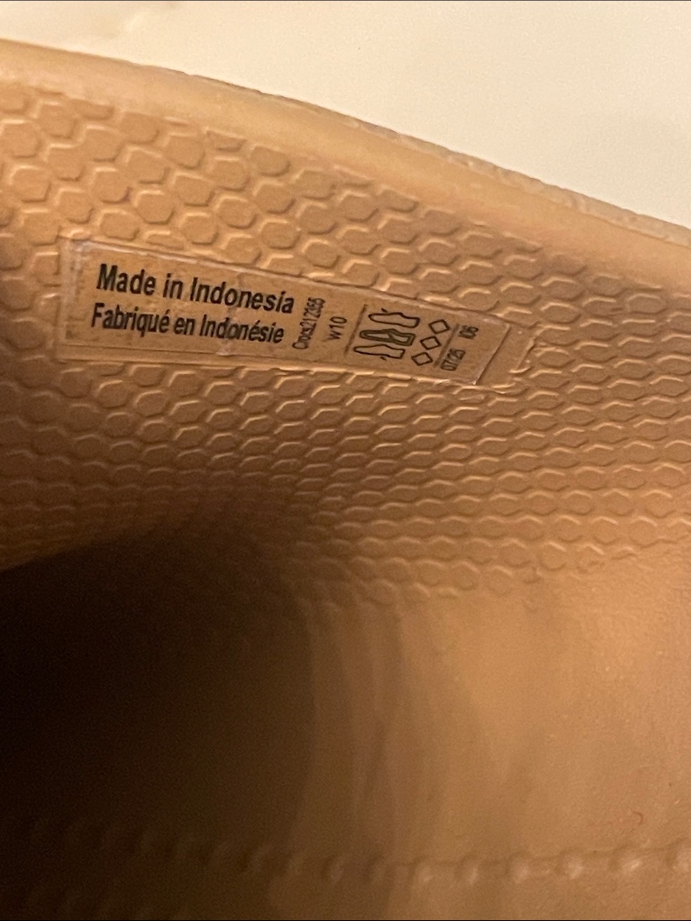 CROCS Platform Classic Tan  Clogs - Picture 8 of 9